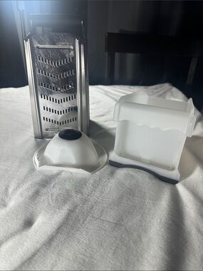Stainless Steel Box Grater with White Plastic Food Holder